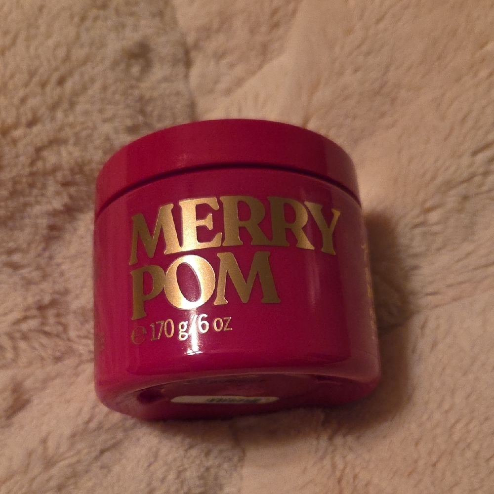 PINK Merry Pom Body Butter